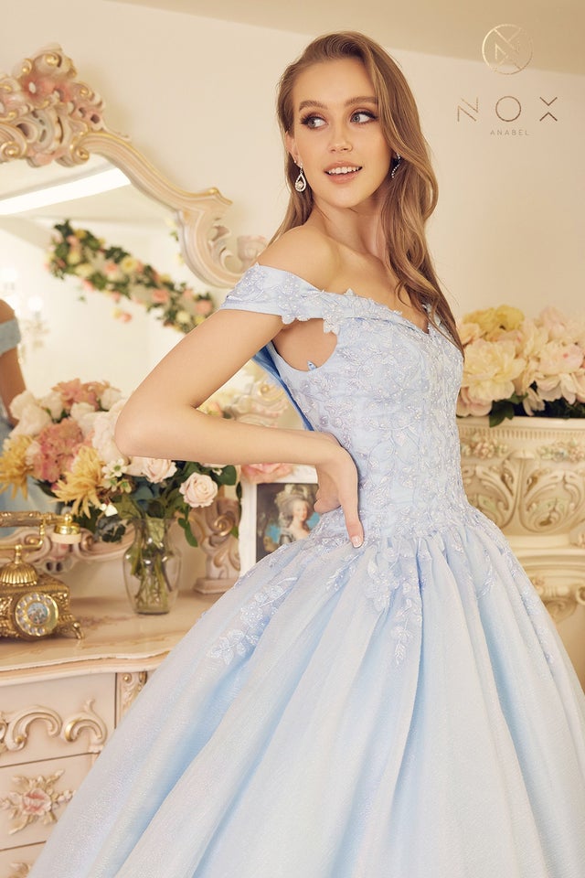 CACHE THE HOUSE OF DRESSES